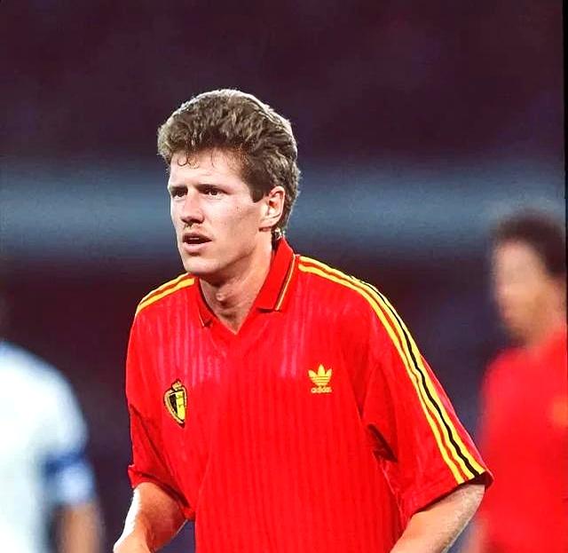 半岛体育官网入口-比利时队备战国际足坛，爱国之心初现