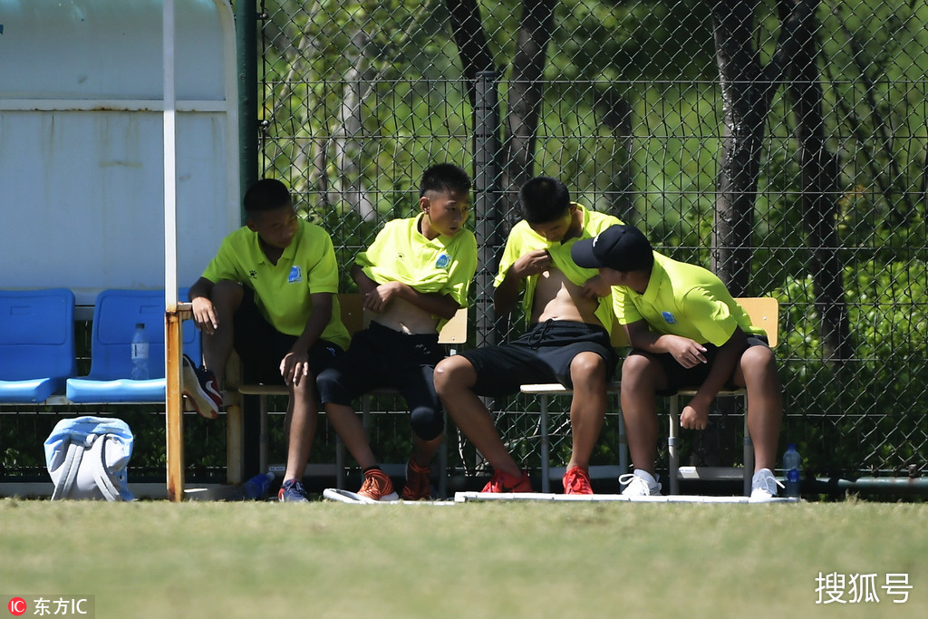 半岛体育官方网站-申鑫年轻小将崛起，助球队取胜