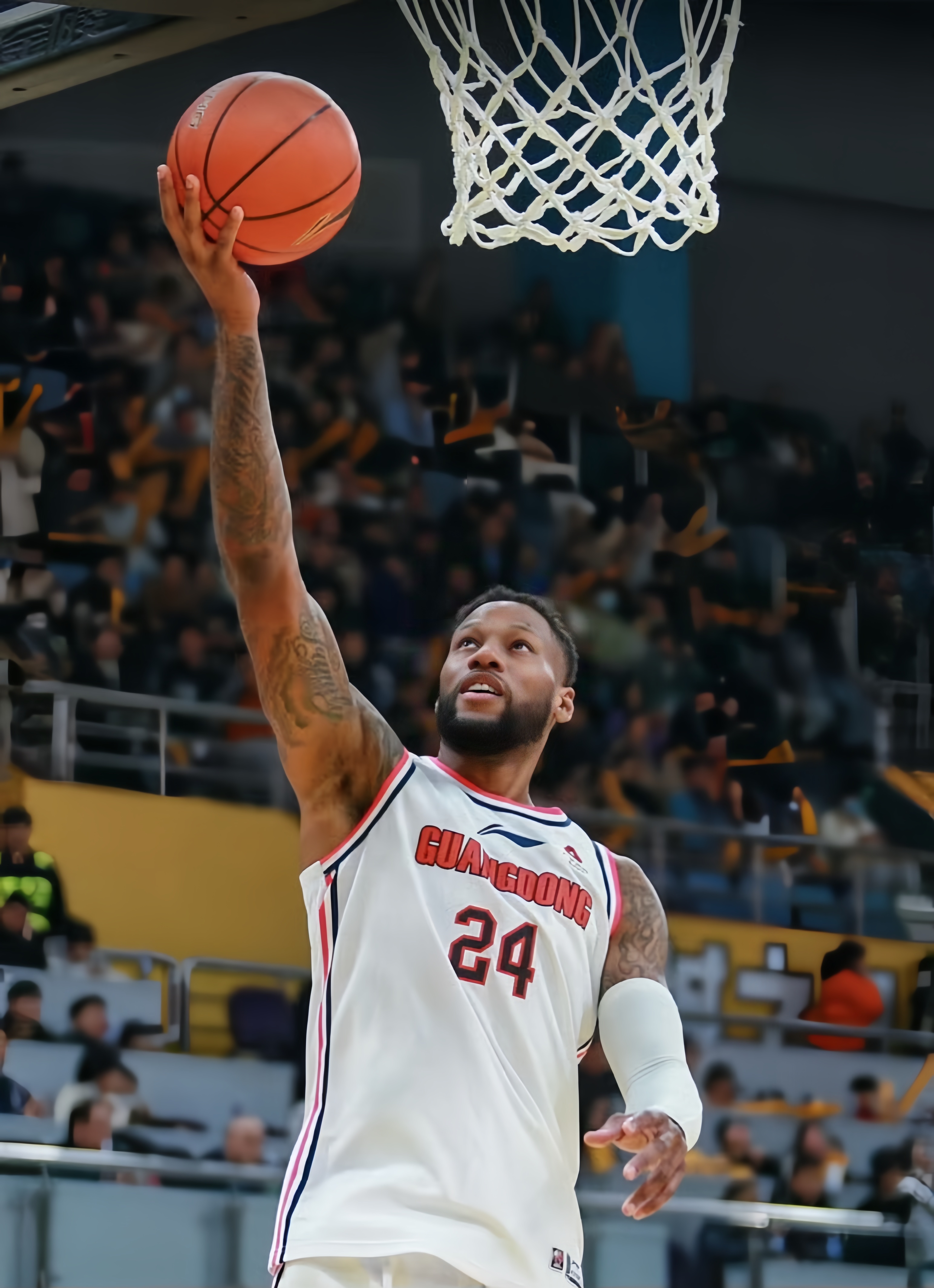 半岛app下载体育-篮球职业化进程加速，球员收入大幅增长