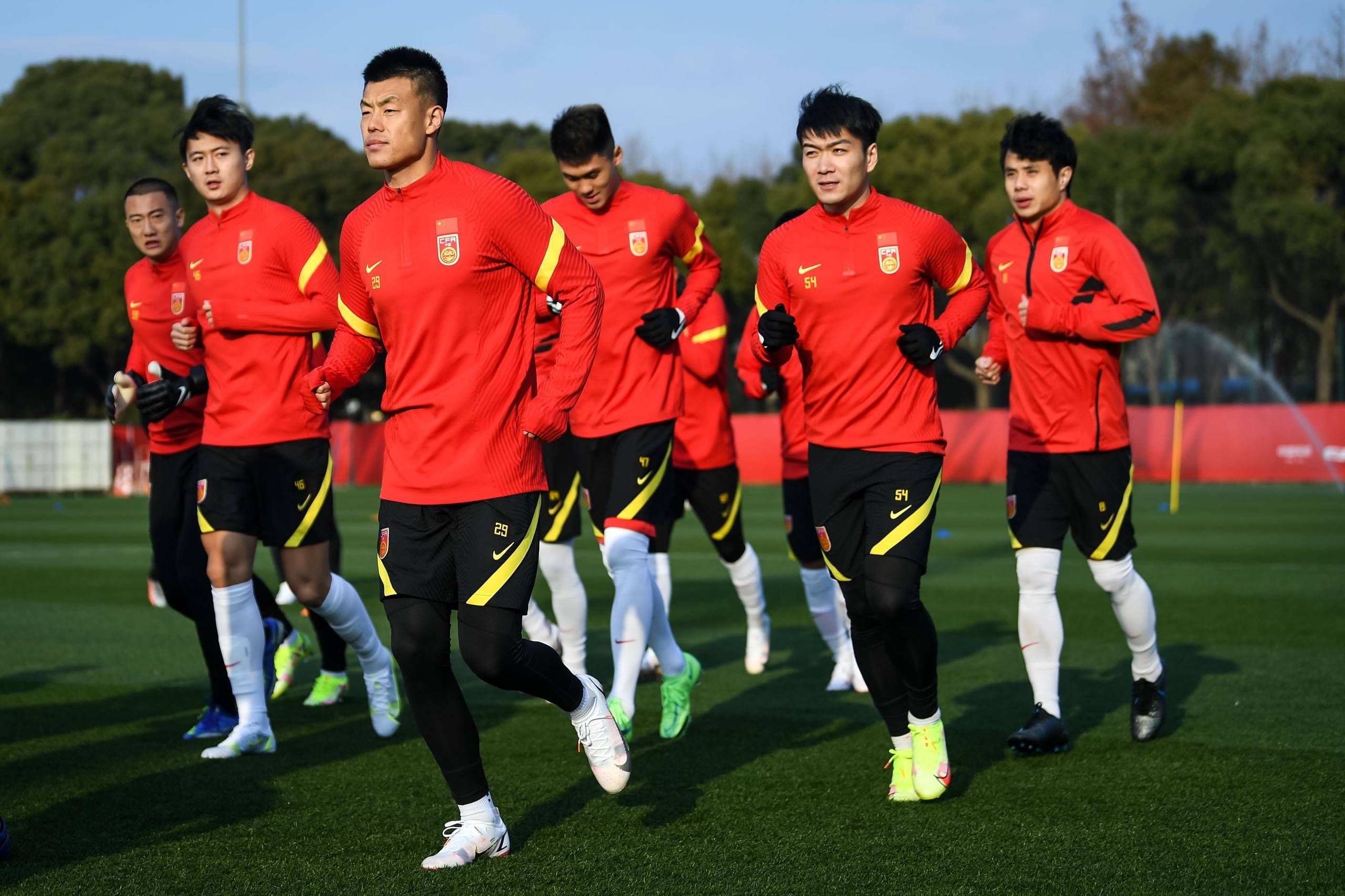 半岛体育在线-一场令人期待的足球比赛：中国球队迎来挑战的简单介绍